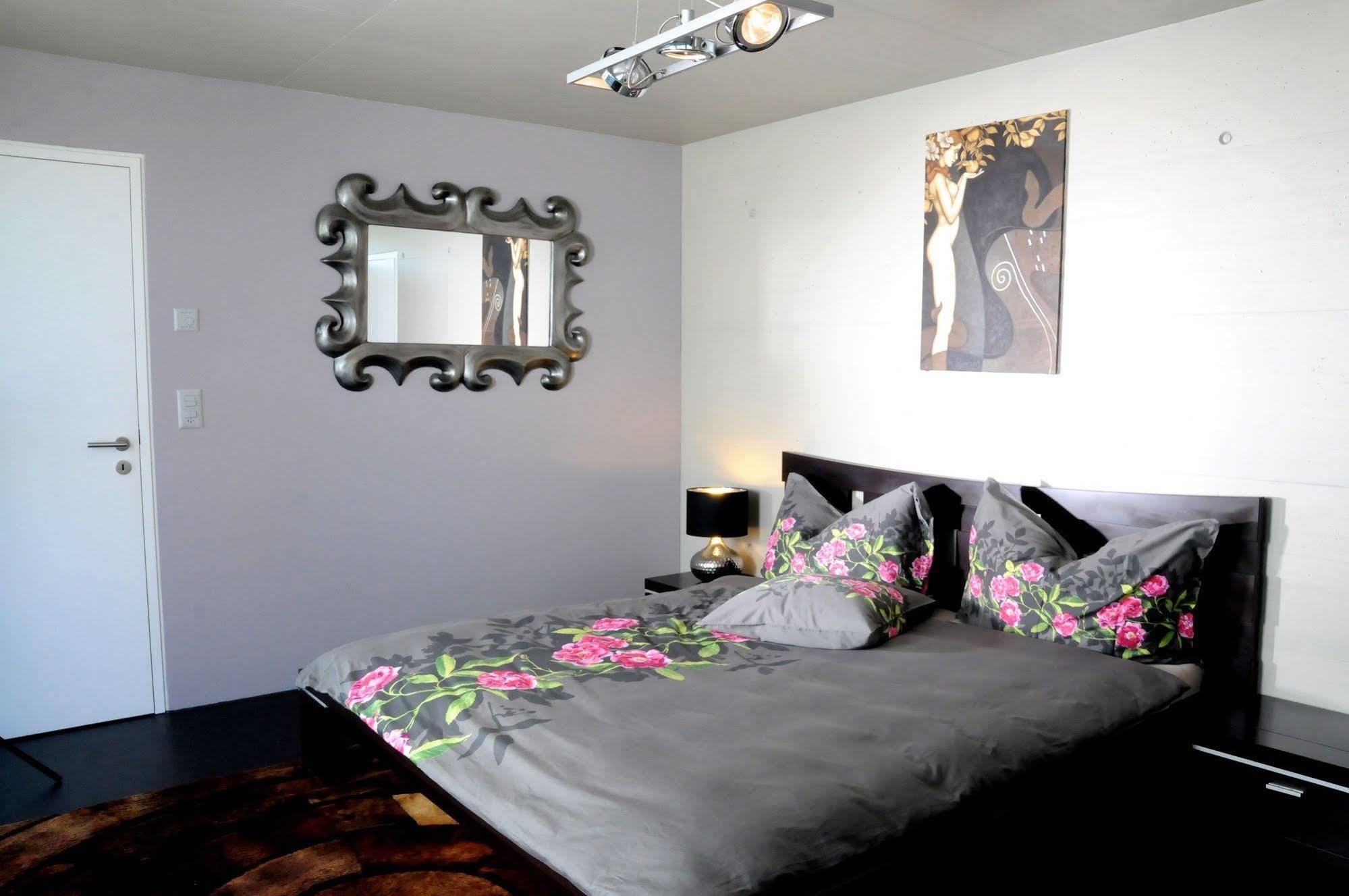 Morat Gaste Zimmer ภายนอก รูปภาพ
